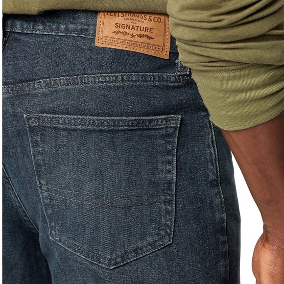 Signature by Levi Strauss Men's Blue Straight Jeans - Picture 7 of 11